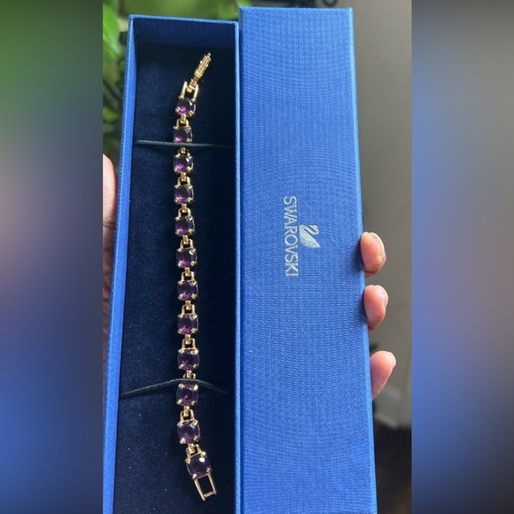 Amethyst Purple 8mm Crystal Swarovski 7" Gold tone Tennis Bracelet - Picture 9 of 12